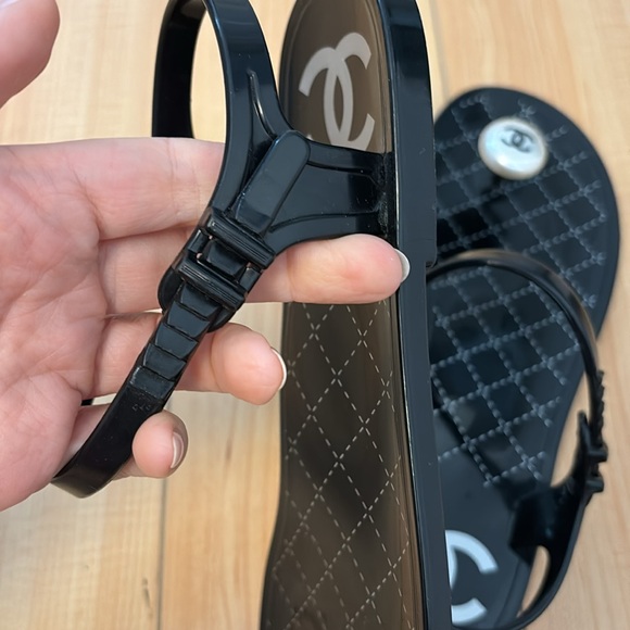 Chanel pearl toe rubber sandals - Picture 7 of 9
